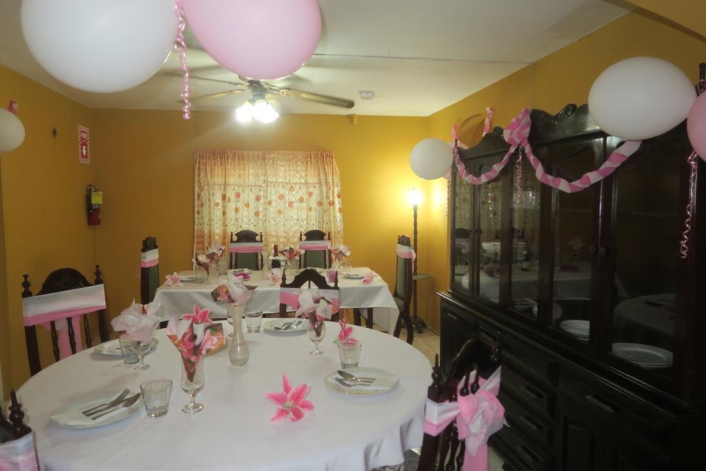 Enchanted Villas Inn Montego Bay Ngoại thất bức ảnh