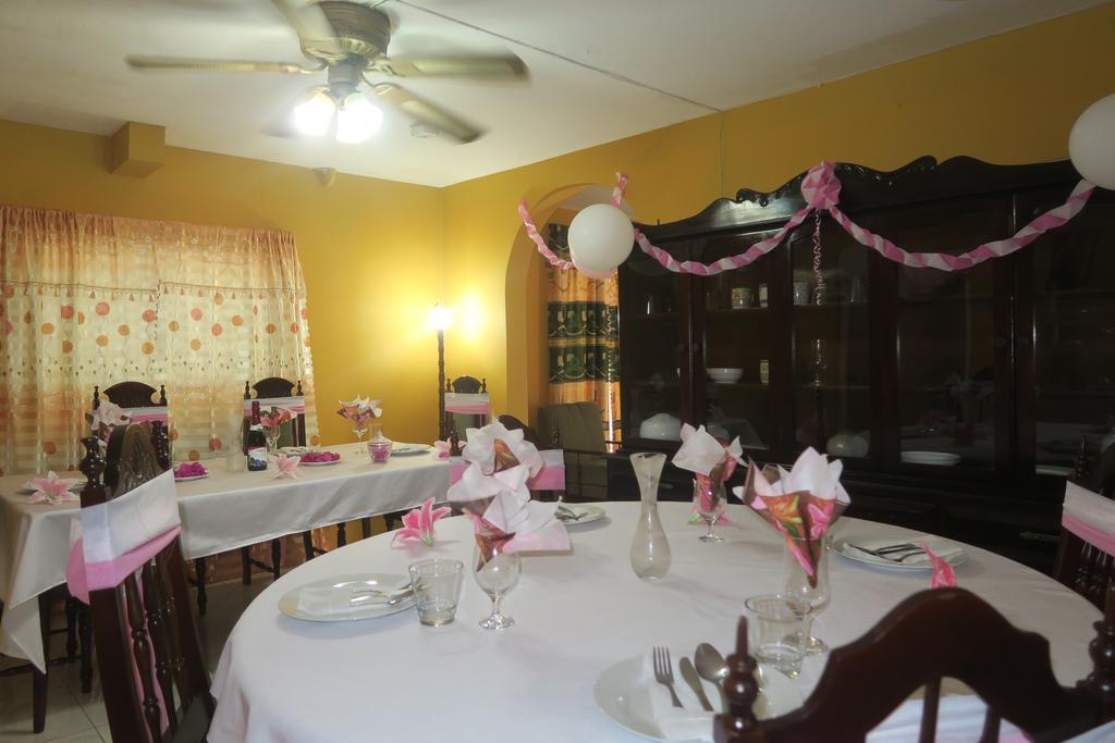 Enchanted Villas Inn Montego Bay Ngoại thất bức ảnh