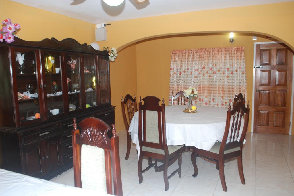 Enchanted Villas Inn Montego Bay Ngoại thất bức ảnh