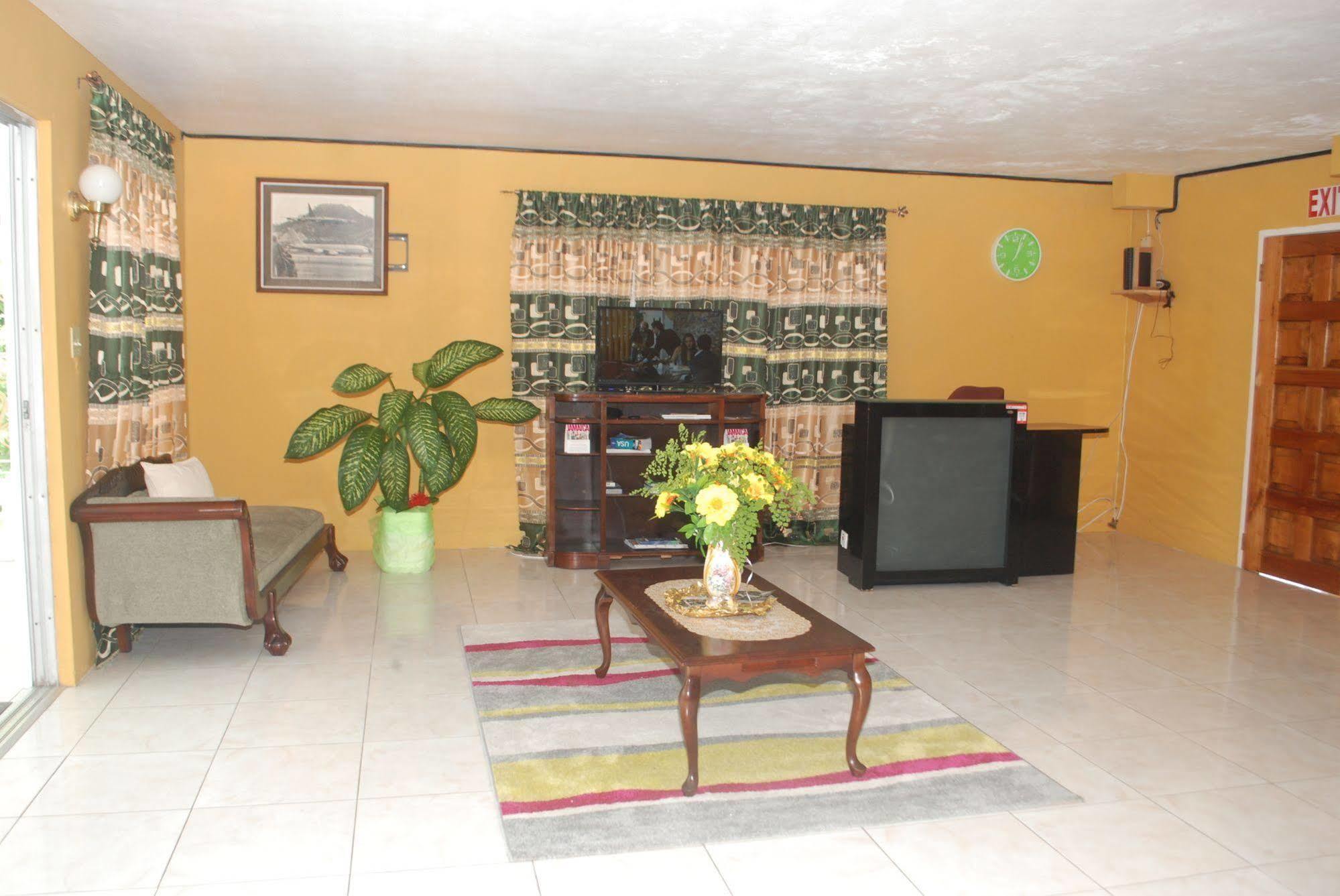 Enchanted Villas Inn Montego Bay Ngoại thất bức ảnh