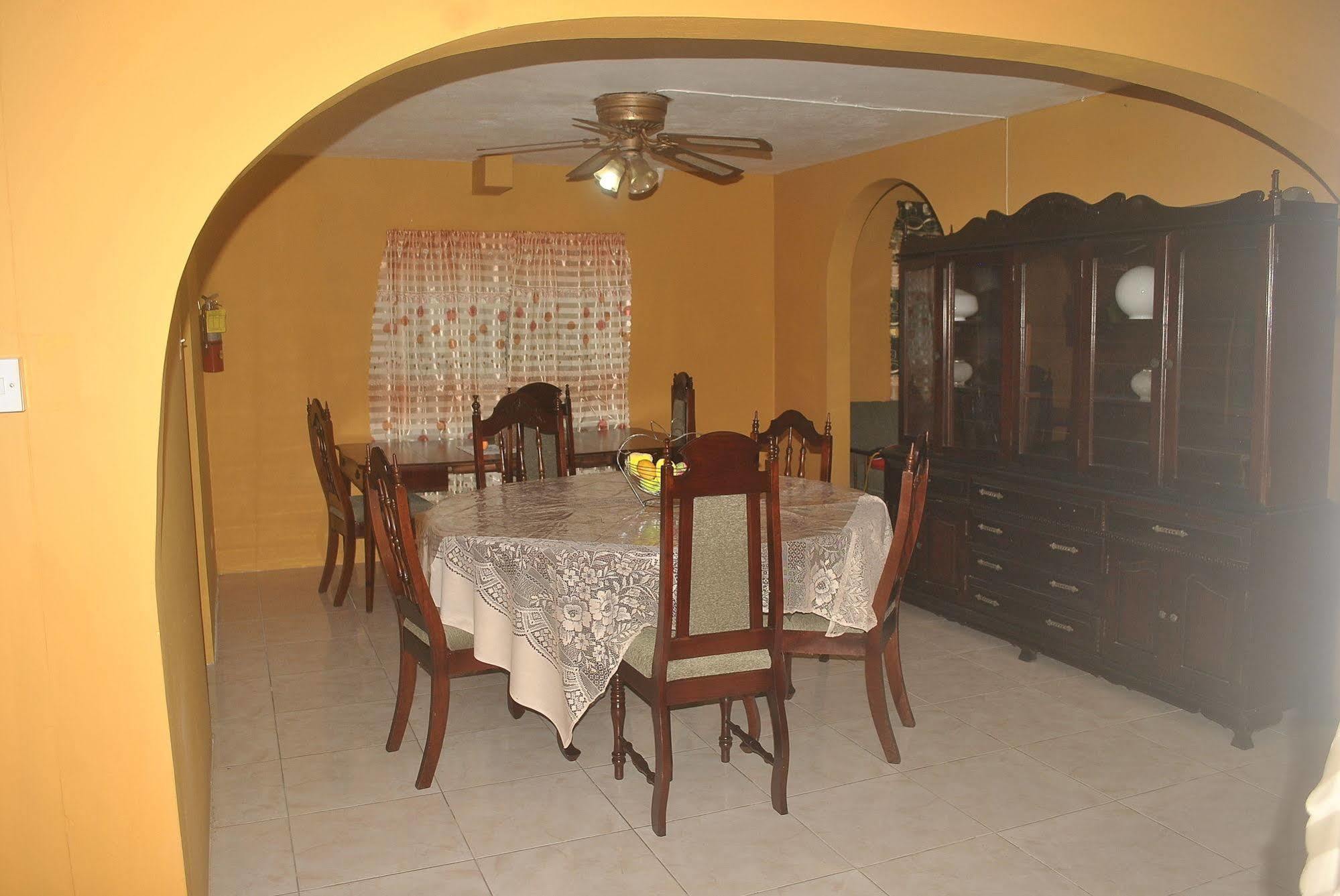 Enchanted Villas Inn Montego Bay Ngoại thất bức ảnh