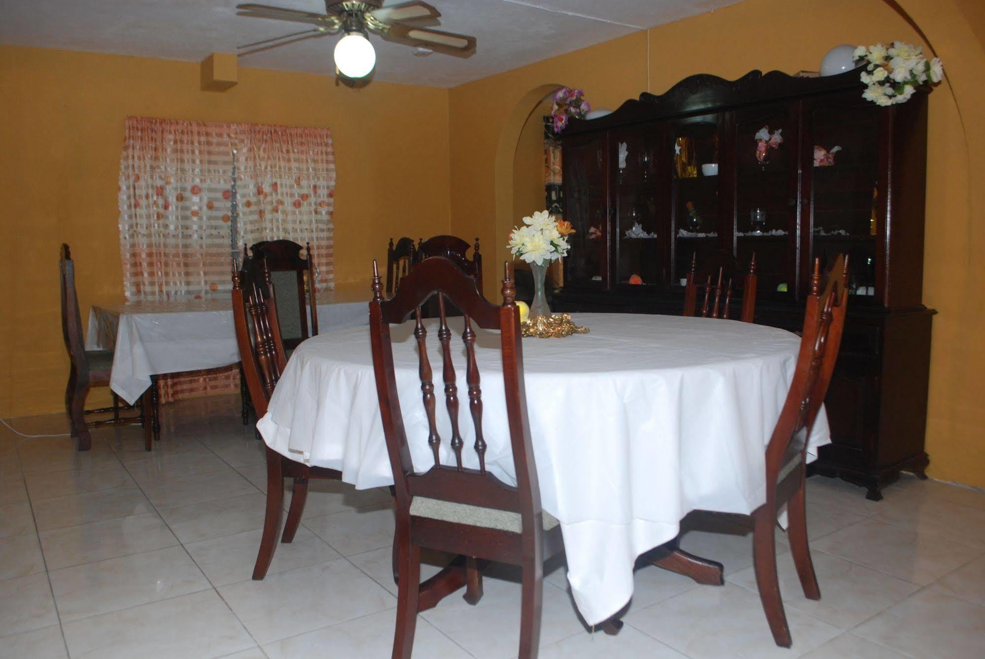 Enchanted Villas Inn Montego Bay Ngoại thất bức ảnh
