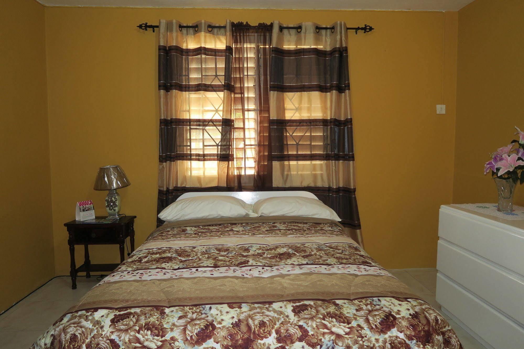 Enchanted Villas Inn Montego Bay Ngoại thất bức ảnh